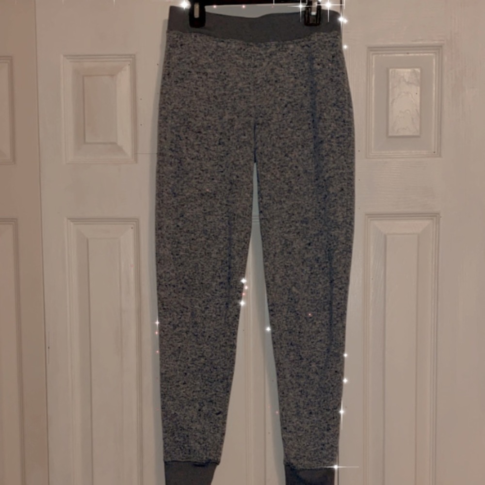 Women’s gray sweatpants (very soft) !!!